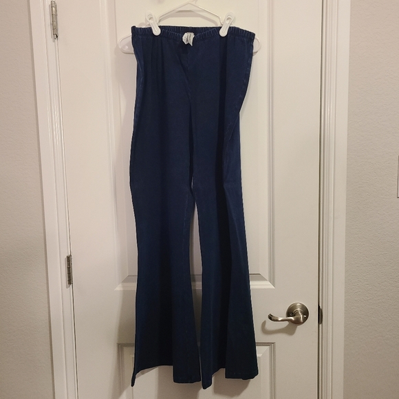 Halloween 1970s Hippee Costume - Picture 6 of 8